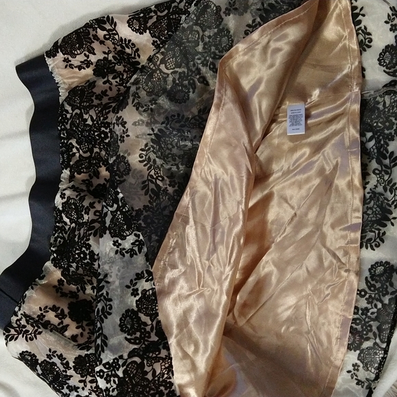 Express Floral Lace Flare Skirt and  Matching Clutch Purse - Picture 6 of 13